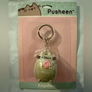 🆕 Pusheen keychain